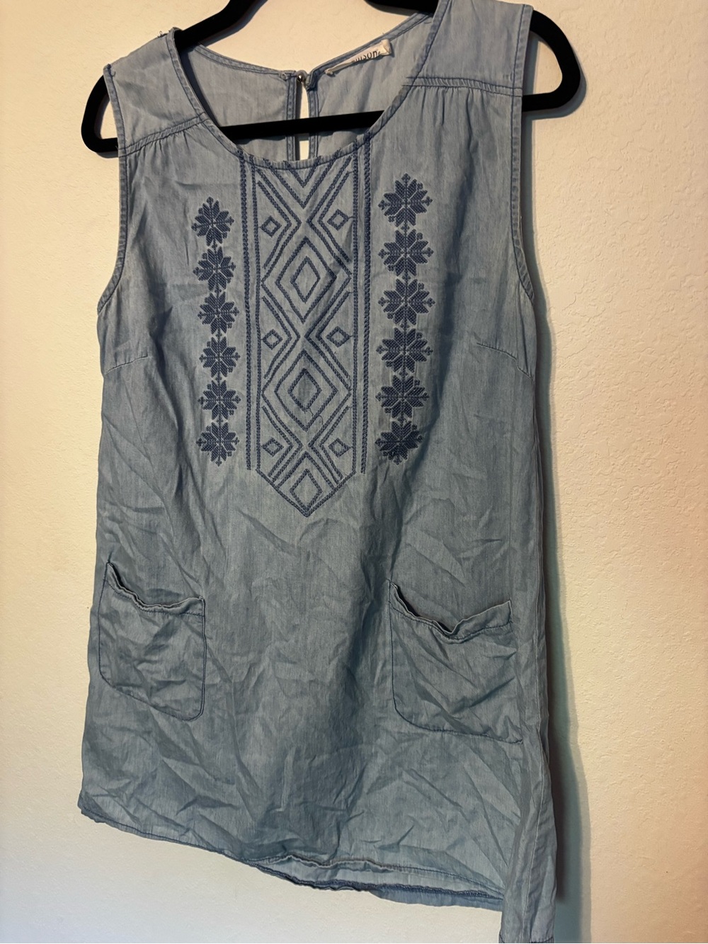 Ellison Chambray Embroidered Sleeveless Tunic Top Size Large Boho Geometric
